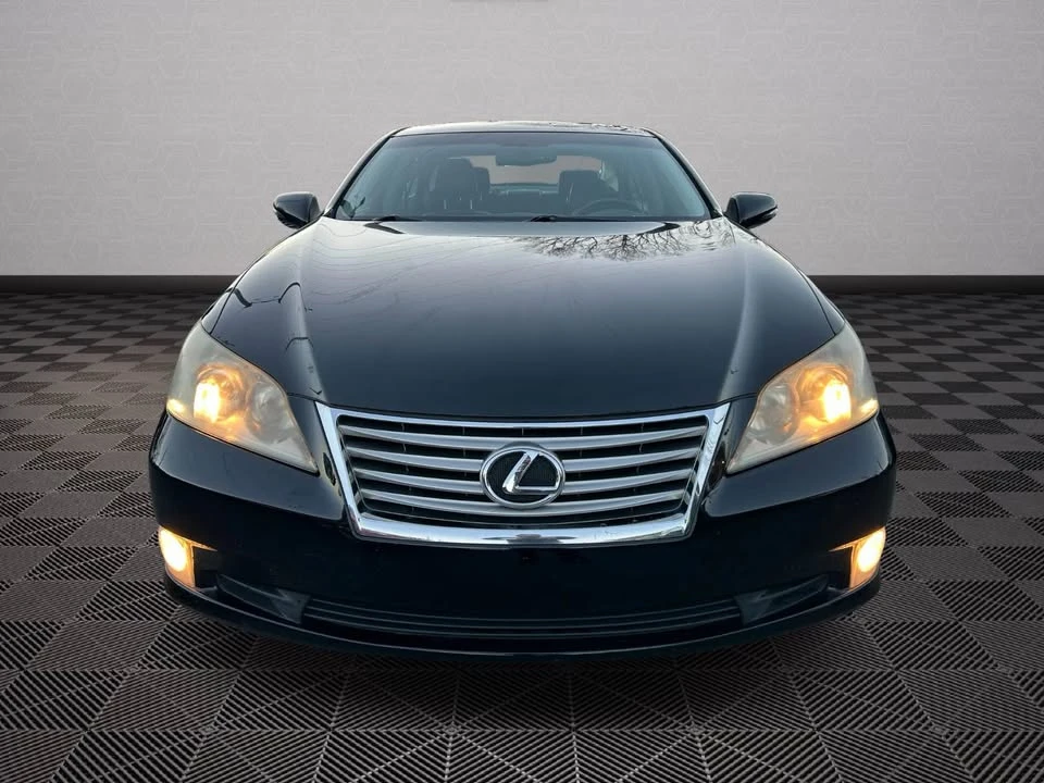 2011 Lexus ES 5th Gen - Image 2 of 9