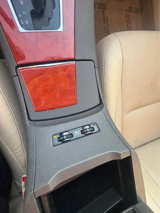 2011 Lexus ES 5th Gen - Image 8 of 12