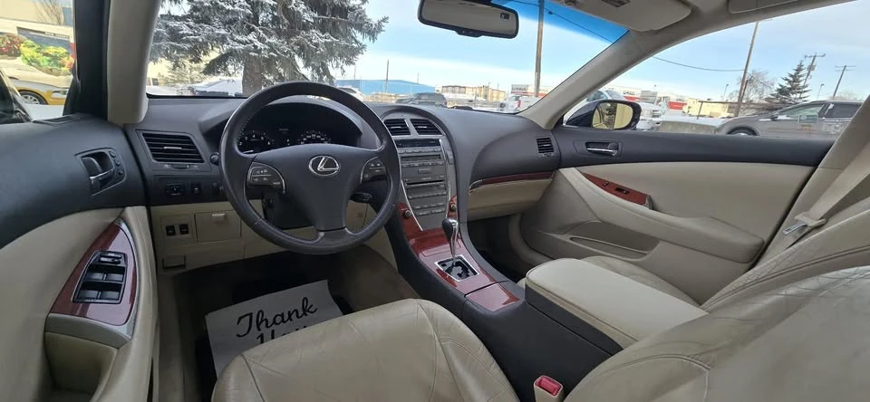 2011 Lexus ES 4th Gen - Image 16 of 19
