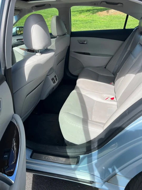 2011 Lexus ES 5th Gen - Image 11 of 13