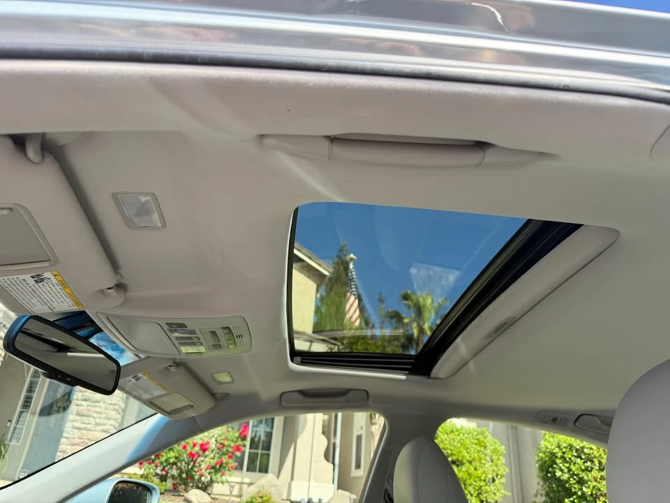 2011 Lexus ES 5th Gen - Image 5 of 13