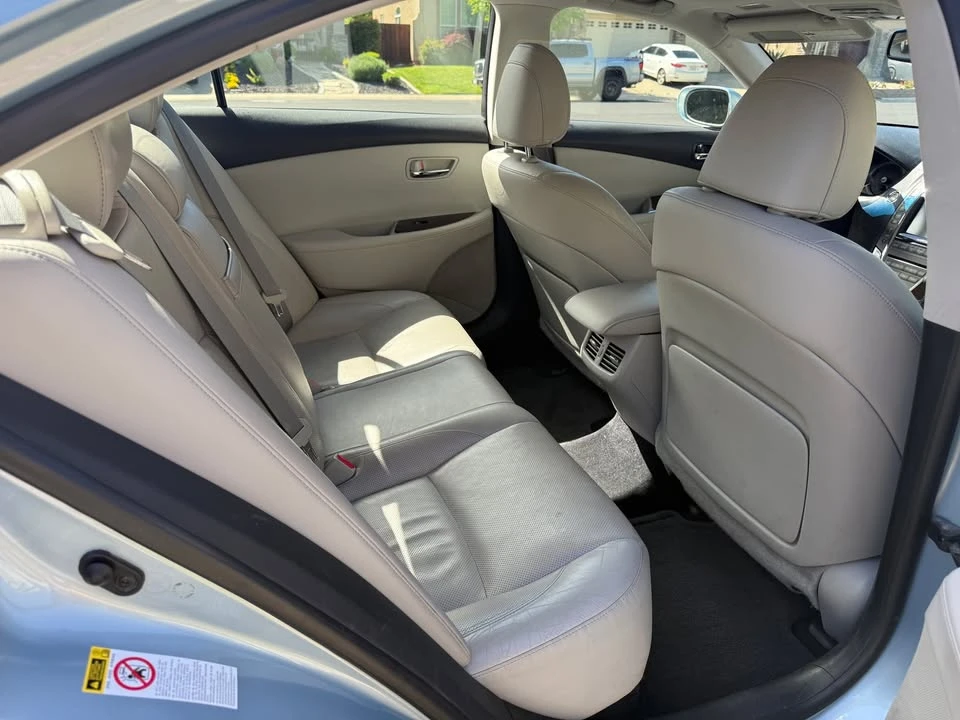 2011 Lexus ES 5th Gen - Image 3 of 13