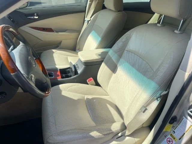 2011 Lexus ES 5th Gen - Image 11 of 16