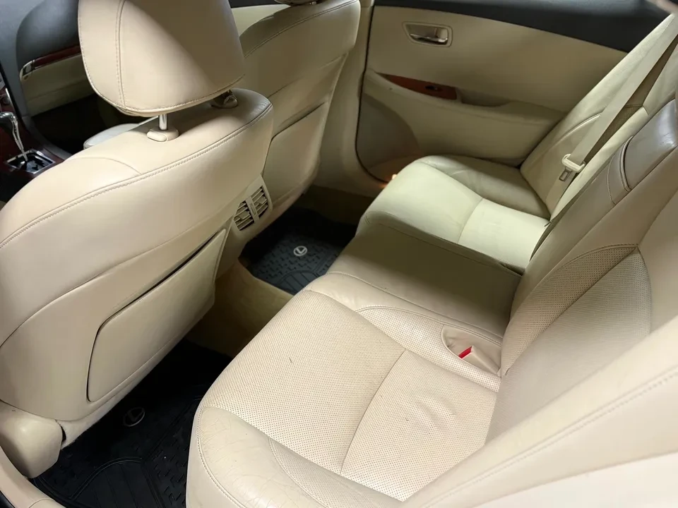 2011 Lexus ES 4th Gen - Image 6 of 7