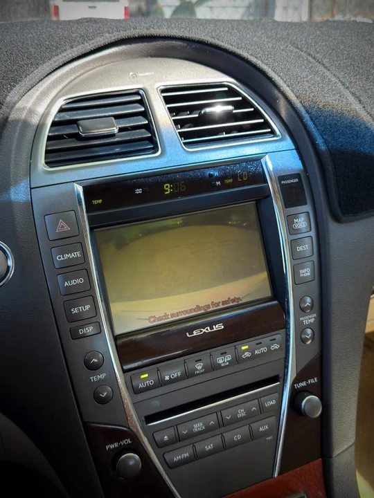 2011 Lexus ES 5th Gen - Image 9 of 19