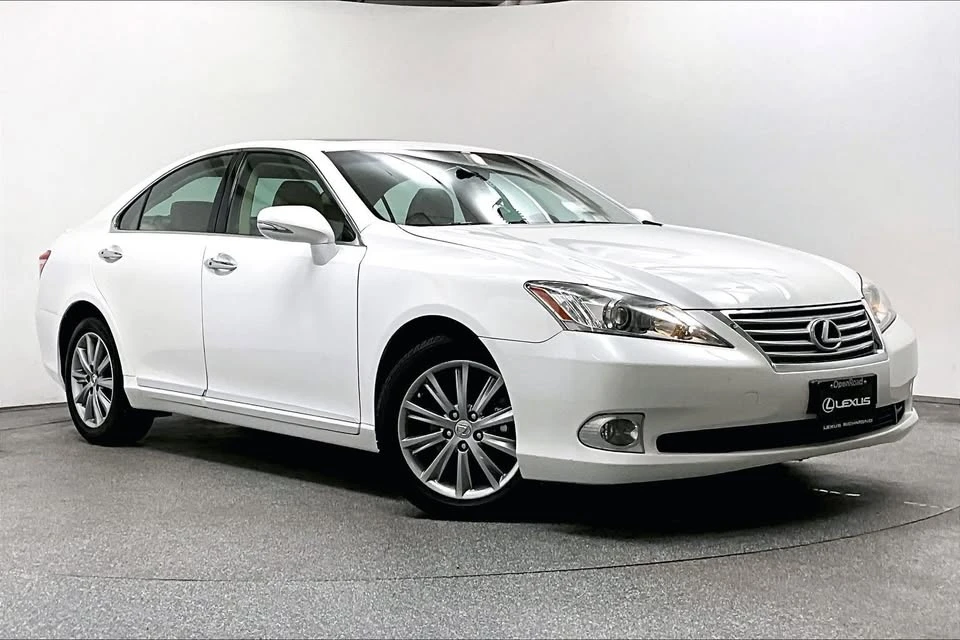 2011 Lexus ES 5th Gen - Image 3 of 19
