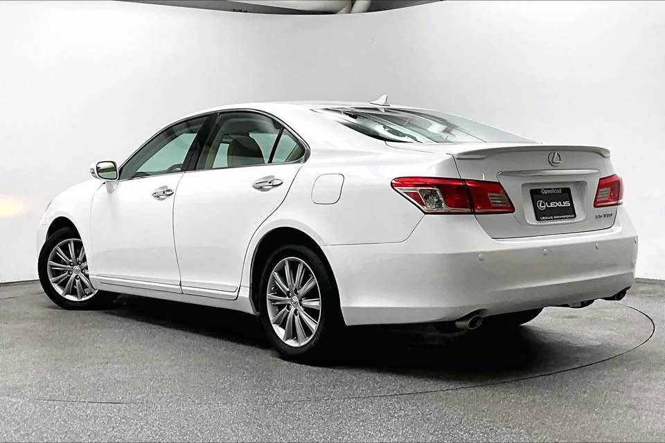 2011 Lexus ES 5th Gen - Image 4 of 19