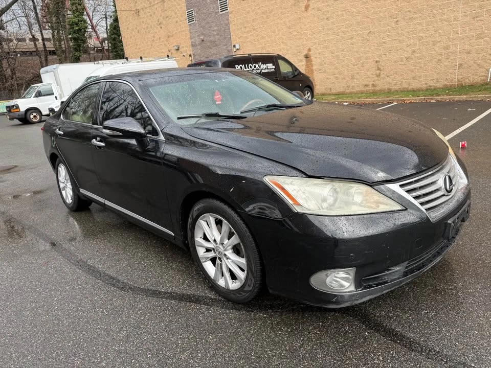 2011 Lexus ES 5th Gen - Image 3 of 15