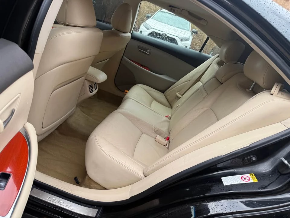2011 Lexus ES 5th Gen - Image 7 of 15