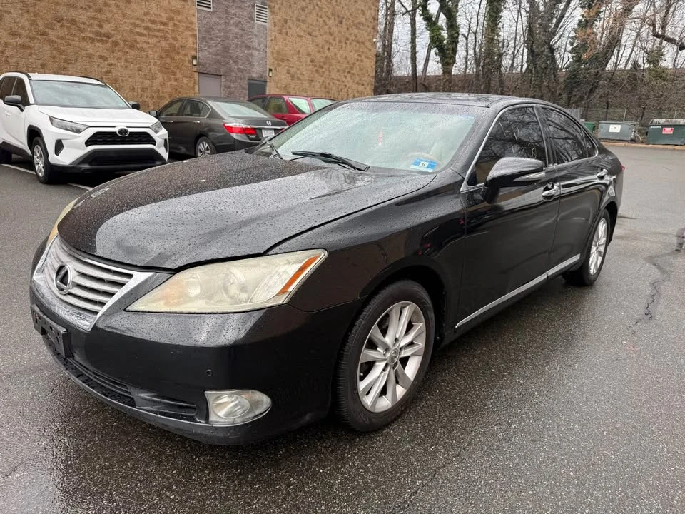 2011 Lexus ES 5th Gen - Image 8 of 15