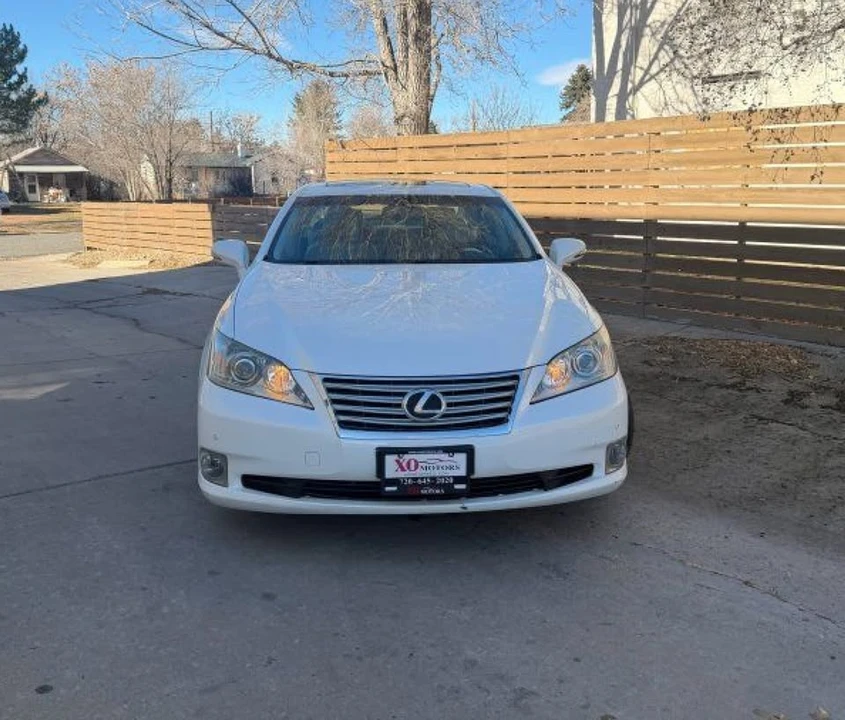 2011 Lexus ES 4th Gen - Image 2 of 17