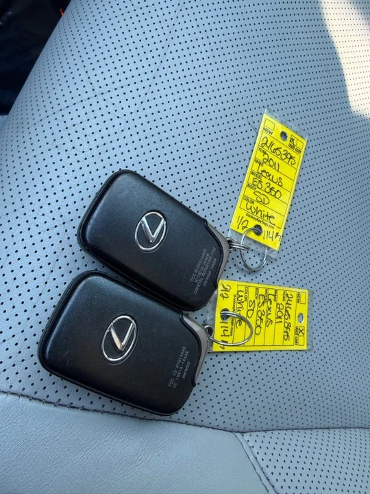 2011 Lexus ES 4th Gen - Image 17 of 17