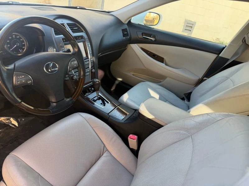2011 Lexus ES 4th Gen - Image 9 of 17