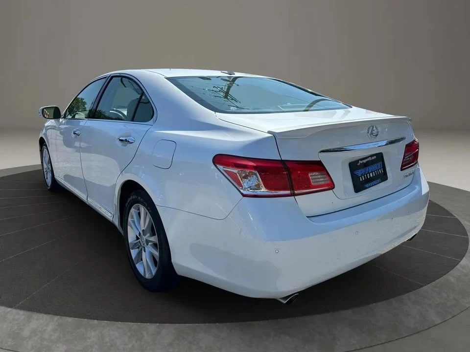 2011 Lexus ES 5th Gen - Image 4 of 19