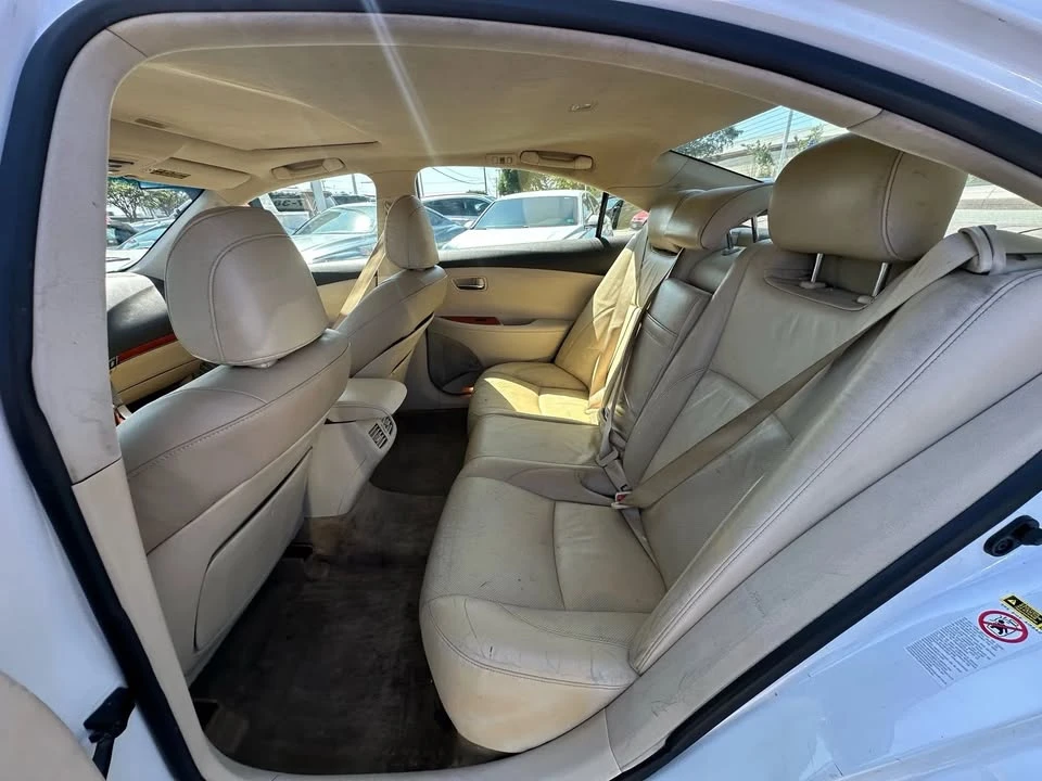 2011 Lexus ES 5th Gen - Image 17 of 19