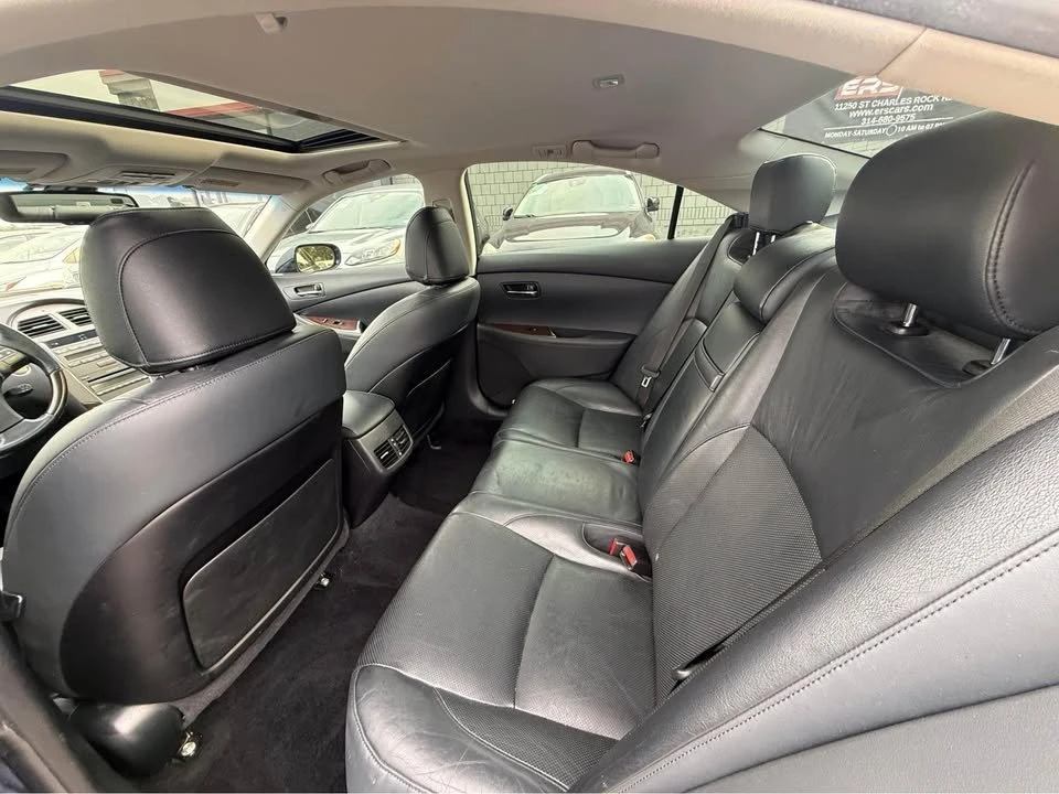 2011 Lexus ES 5th Gen - Image 9 of 12