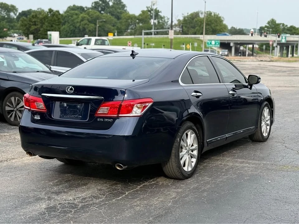 2011 Lexus ES 5th Gen - Image 4 of 12