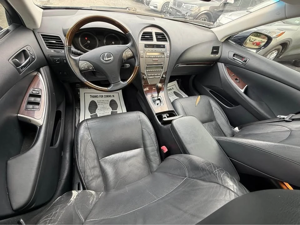 2011 Lexus ES 5th Gen - Image 7 of 12