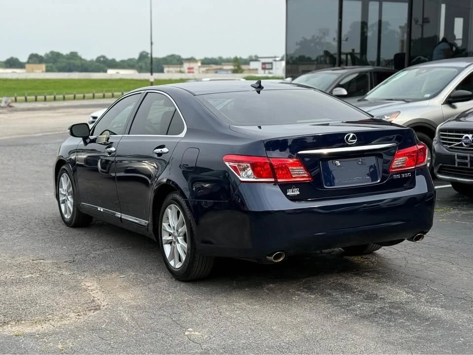 2011 Lexus ES 5th Gen - Image 5 of 12