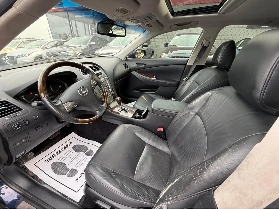 2011 Lexus ES 5th Gen - Image 8 of 12