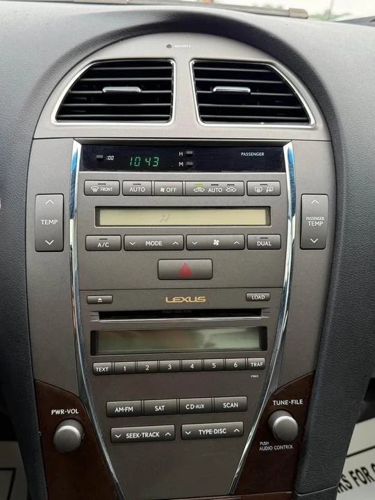 2011 Lexus ES 5th Gen - Image 11 of 12