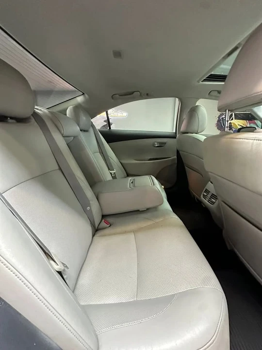 2011 Lexus ES 5th Gen - Image 16 of 20