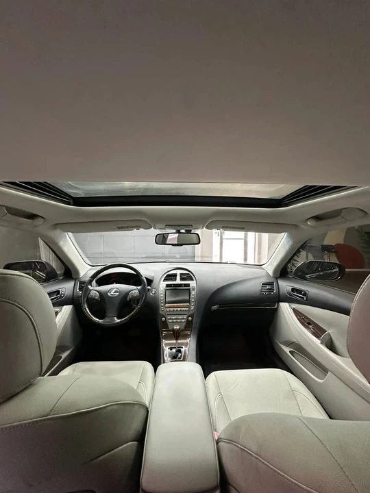 2011 Lexus ES 5th Gen - Image 14 of 20