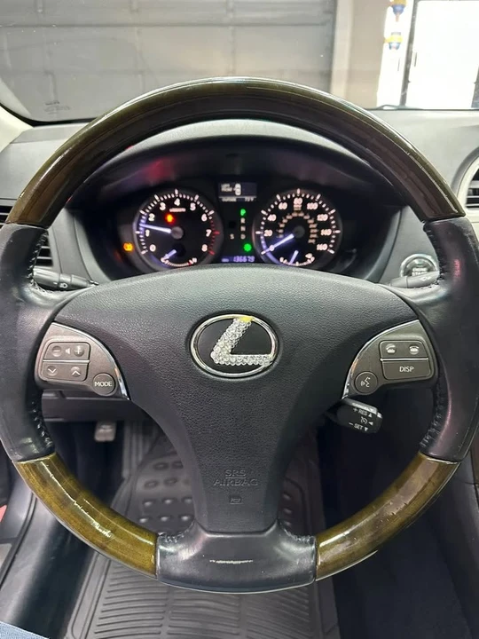 2011 Lexus ES 5th Gen - Image 11 of 20