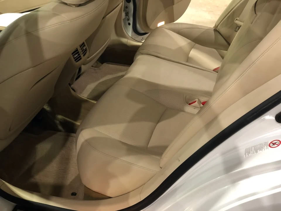 2011 Lexus ES 5th Gen - Image 10 of 12