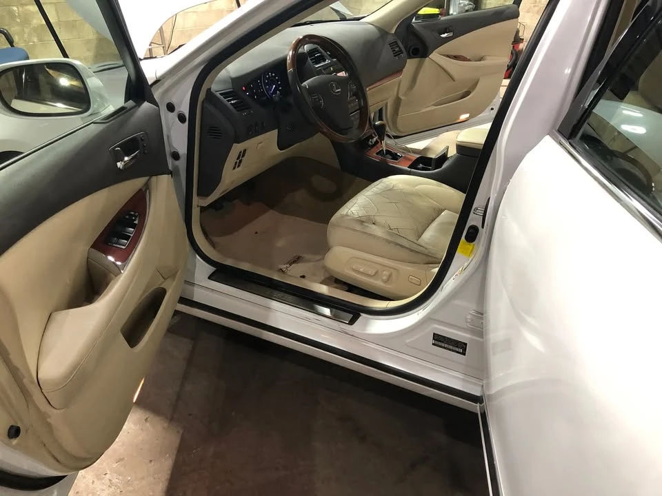 2011 Lexus ES 5th Gen - Image 9 of 12