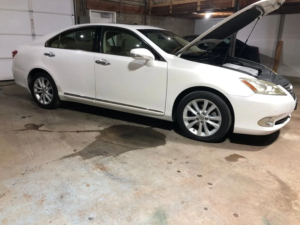 2011 Lexus ES 5th Gen - Image 3 of 12