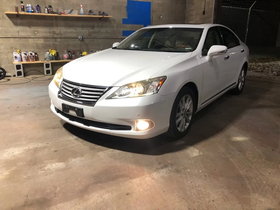 2011 Lexus ES 5th Gen - Image 2 of 12