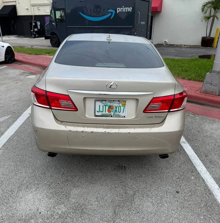 2011 Lexus ES 5th Gen - Image 2 of 2
