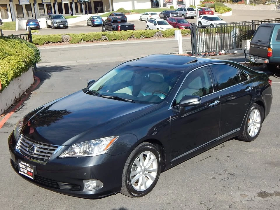 2011 Lexus ES 5th Gen - Image 10 of 20
