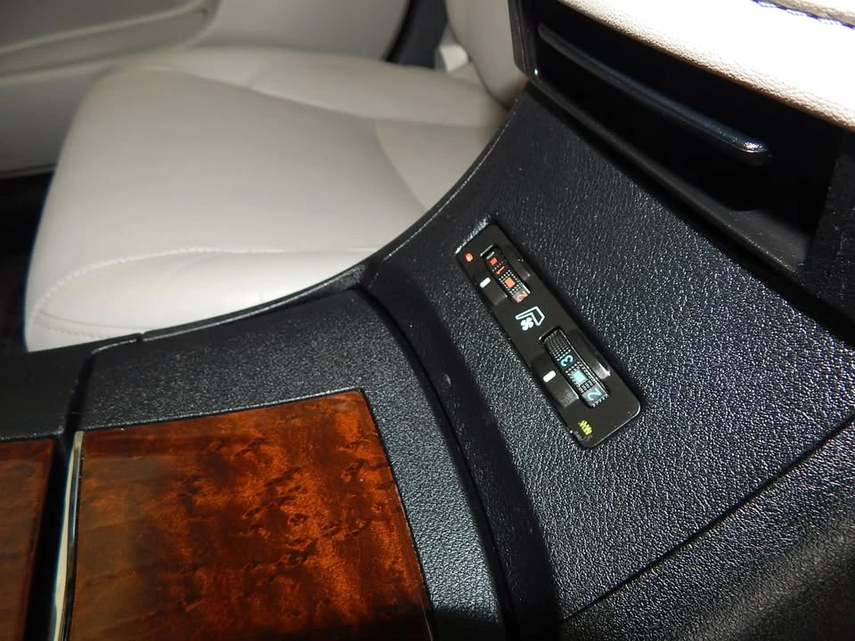 2011 Lexus ES 5th Gen - Image 15 of 20