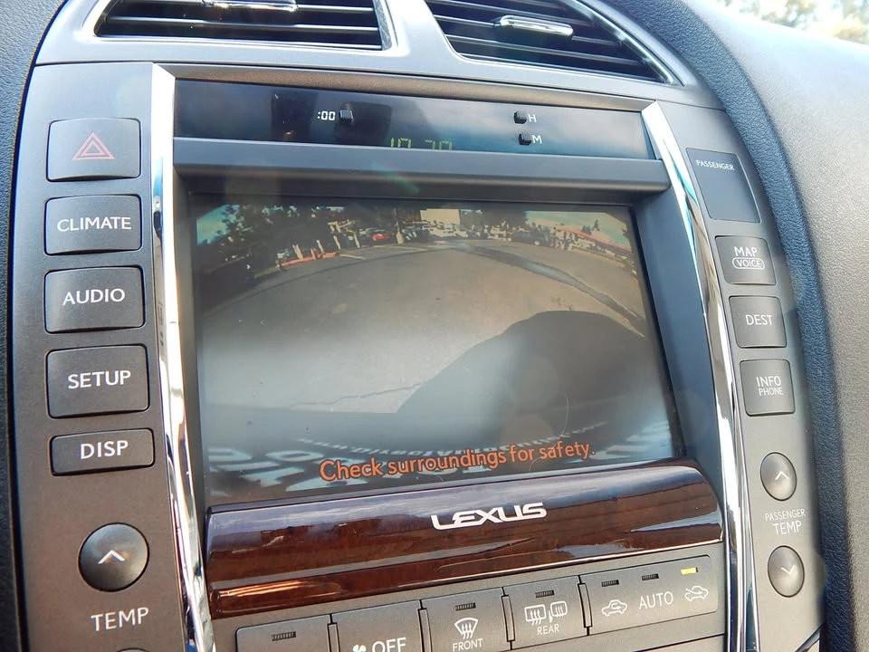 2011 Lexus ES 5th Gen - Image 14 of 20