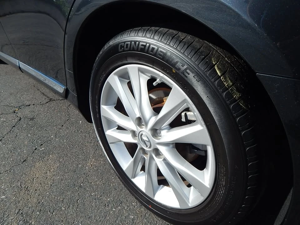 2011 Lexus ES 5th Gen - Image 11 of 20