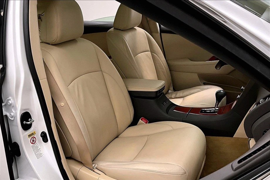 2011 Lexus ES 4th Gen - Image 13 of 19