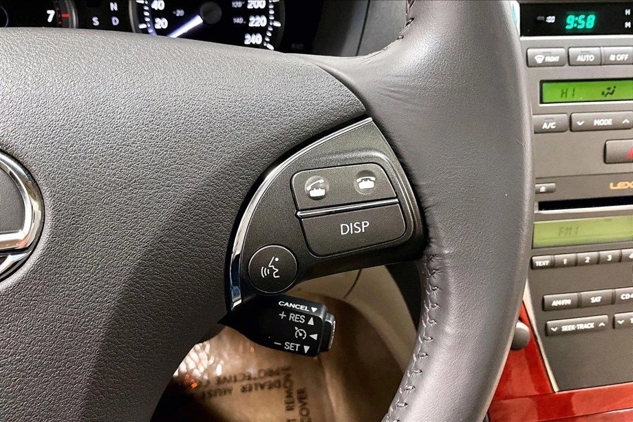 2011 Lexus ES 4th Gen - Image 10 of 19