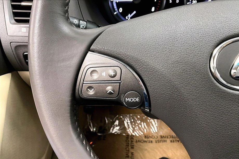 2011 Lexus ES 4th Gen - Image 11 of 19