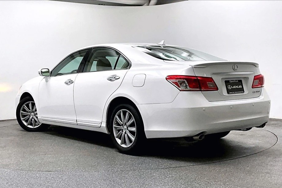 2011 Lexus ES 4th Gen - Image 3 of 19