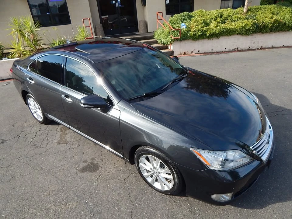 2011 Lexus ES 5th Gen - Image 5 of 20