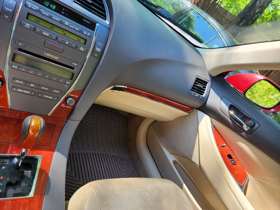 2011 Lexus ES 5th Gen - Image 7 of 12