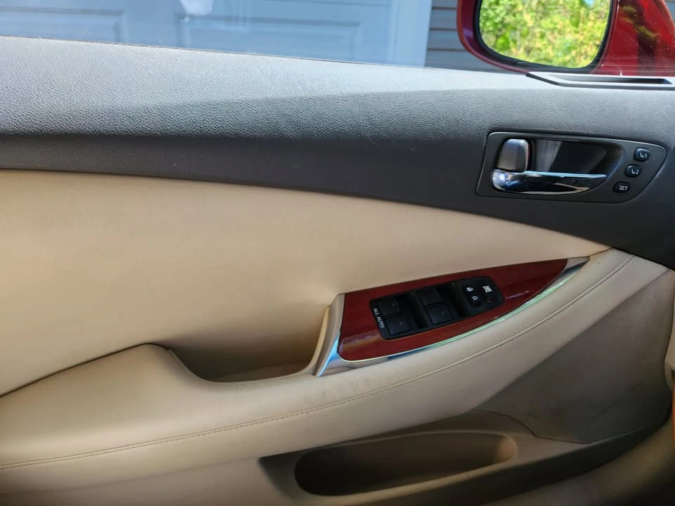 2011 Lexus ES 5th Gen - Image 8 of 12