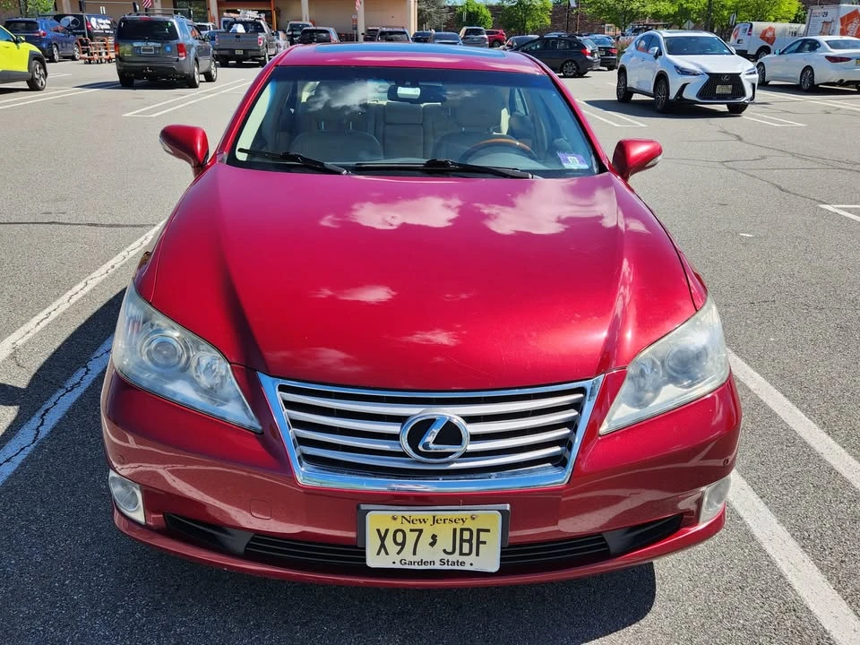 2011 Lexus ES 5th Gen - Image 4 of 12