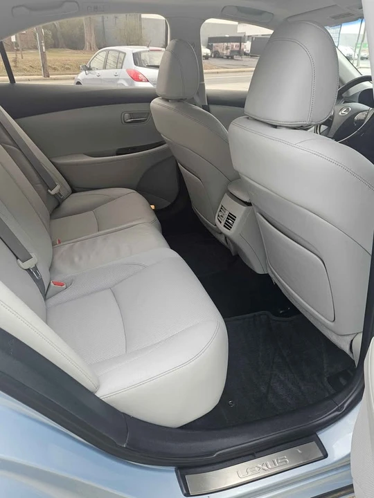 2011 Lexus ES 5th Gen - Image 8 of 20