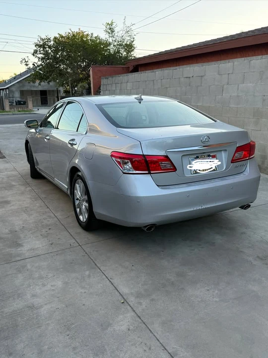 2011 Lexus ES 5th Gen - Image 3 of 13