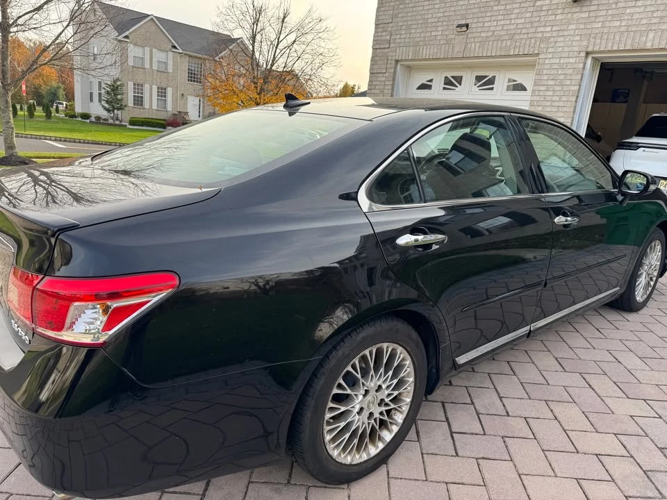 2011 Lexus ES 5th Gen - Image 3 of 6
