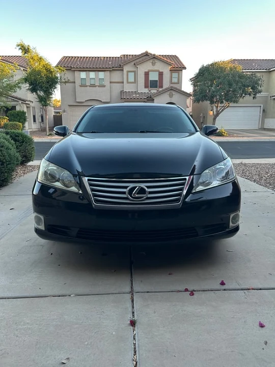 2011 Lexus ES 5th Gen - Image 2 of 12