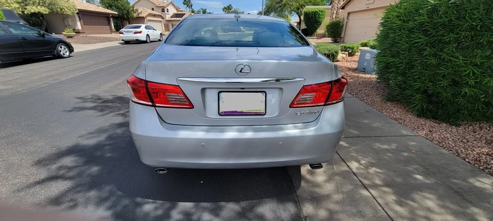 2011 Lexus ES 5th Gen - Image 12 of 13
